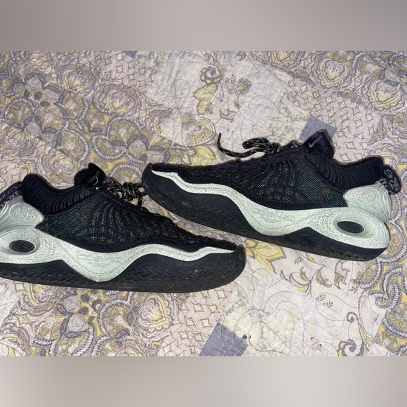 Men’s 7.5 Nike cosmic unity green sneakers lightly worn - Picture 7 of 8